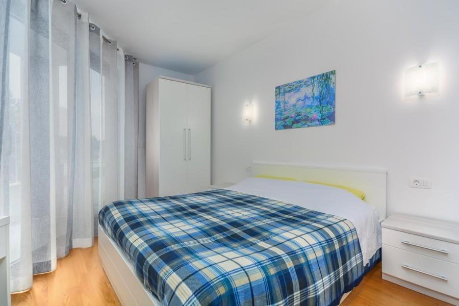 Hôtel Lux à Novigrad Istria Extérieur photo