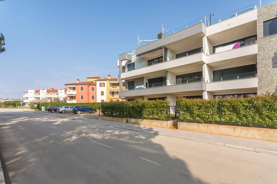 Hôtel Lux à Novigrad Istria Extérieur photo